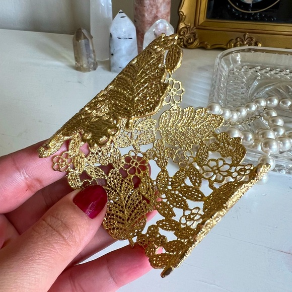 Art Nouveau Vintage Style Cuff Bracelet - Picture 3 of 5